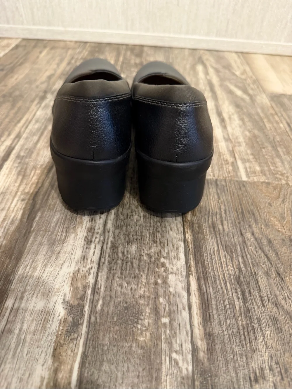 Clarks casual slip